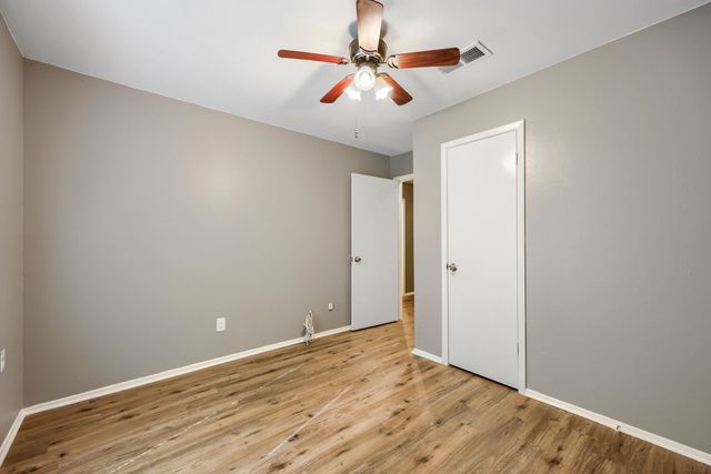 22 E Townhouse Lane 31, Grand Prairie, TX 75052