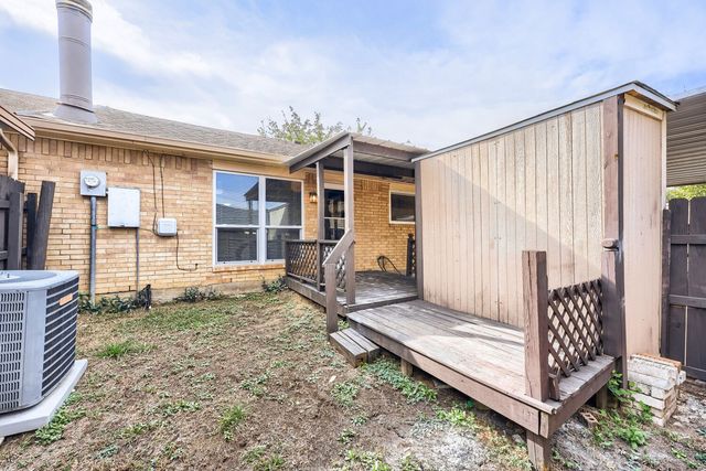 22 E Townhouse Lane 31, Grand Prairie, TX 75052