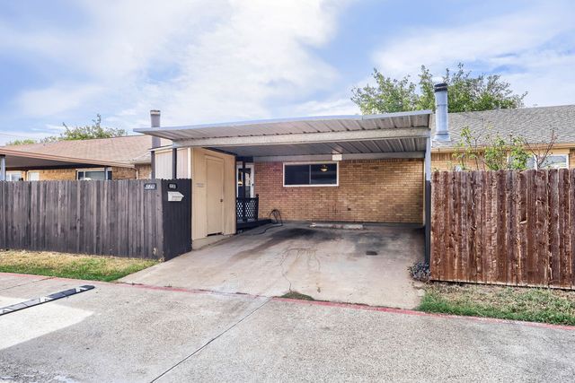 22 E Townhouse Lane 31, Grand Prairie, TX 75052