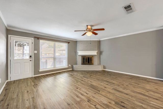 22 E Townhouse Lane 31, Grand Prairie, TX 75052