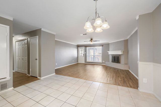 22 E Townhouse Lane 31, Grand Prairie, TX 75052