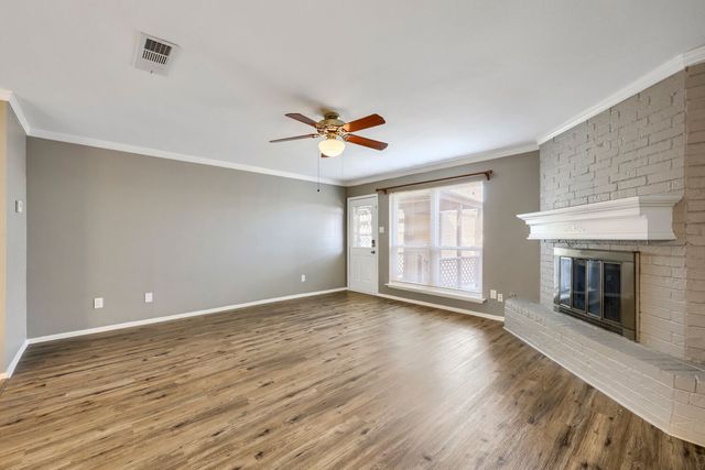 22 E Townhouse Lane 31, Grand Prairie, TX 75052
