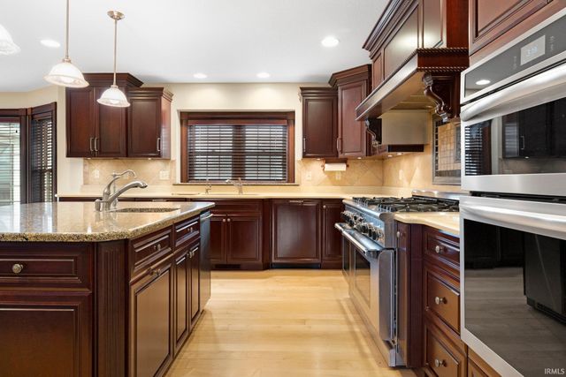 15711 Viberg Road, Leo, IN 46765