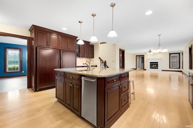 15711 Viberg Road, Leo, IN 46765