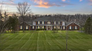 15711 Viberg Road, Leo, IN 46765