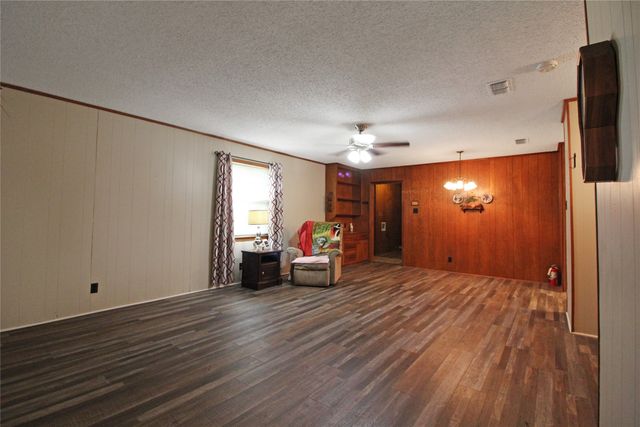 8769 S Fm 148, Scurry, TX 75158