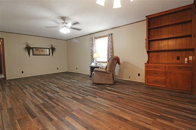 8769 S Fm 148, Scurry, TX 75158