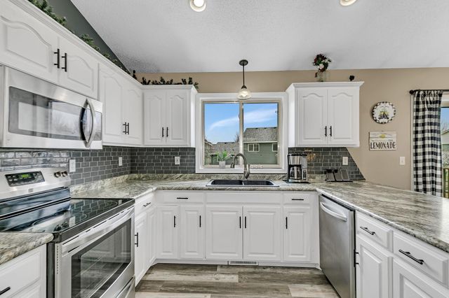 1017 4th Street N, Sartell, MN 56377