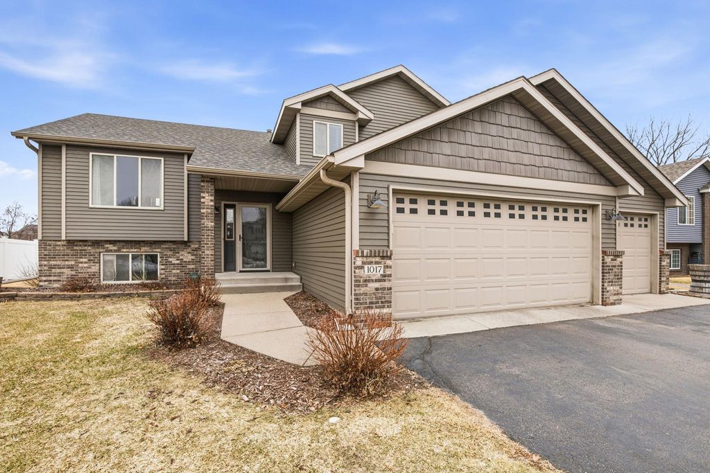 1017 4th Street N, Sartell, MN 56377