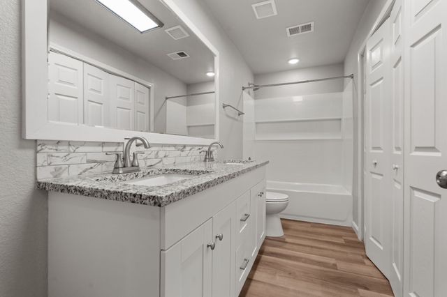 1060 E Reno Road, Reno, TX 76020