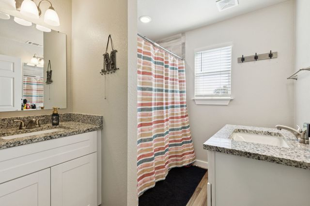 1060 E Reno Road, Reno, TX 76020