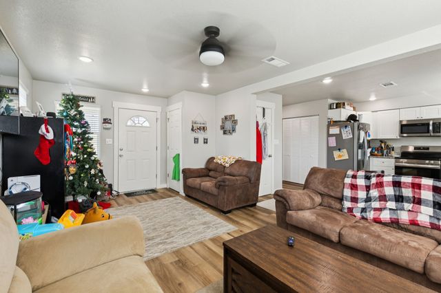 1060 E Reno Road, Reno, TX 76020