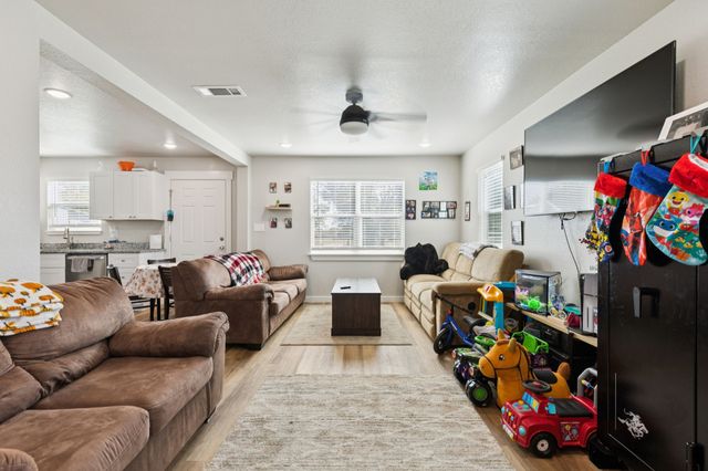 1060 E Reno Road, Reno, TX 76020