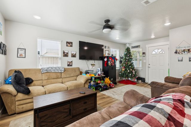 1060 E Reno Road, Reno, TX 76020