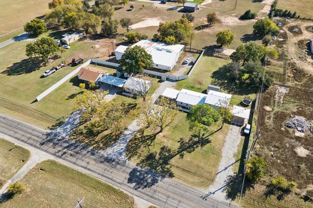 1060 E Reno Road, Reno, TX 76020