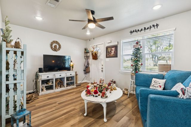 1060 E Reno Road, Reno, TX 76020