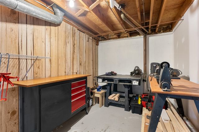 4317 Farnham Avenue, Portage, MI 49002