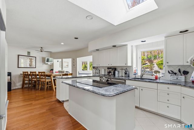 146 Lantern Park Lane South, Southbury, CT 06488