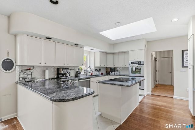 146 Lantern Park Lane South, Southbury, CT 06488