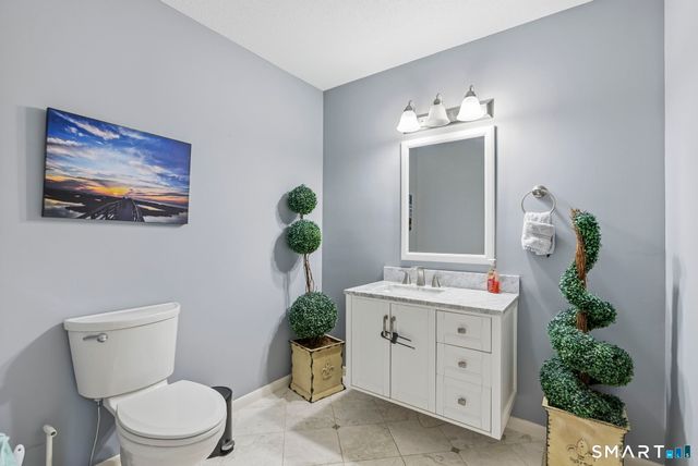 146 Lantern Park Lane South, Southbury, CT 06488