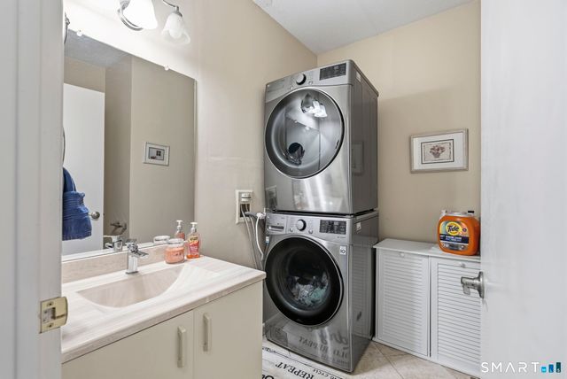 146 Lantern Park Lane South, Southbury, CT 06488