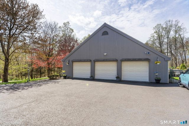 146 Lantern Park Lane South, Southbury, CT 06488