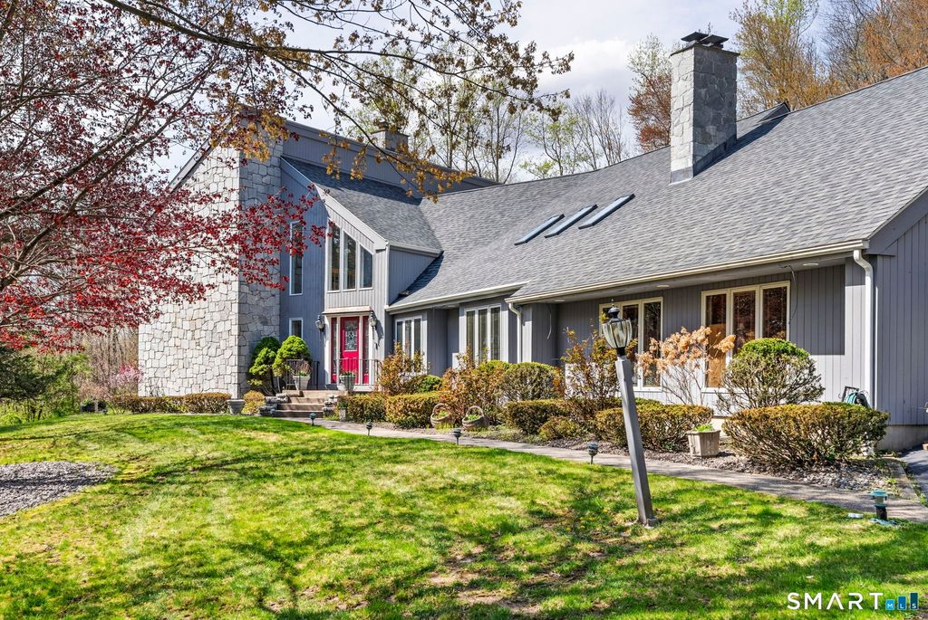 146 Lantern Park Lane South, Southbury, CT 06488