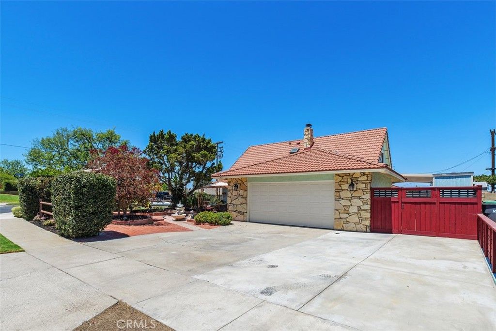 315 E Monterey, Corona, CA 92879 — exterior