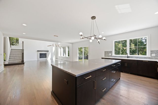 1519 Foothill Drive, Wheaton, IL 60189