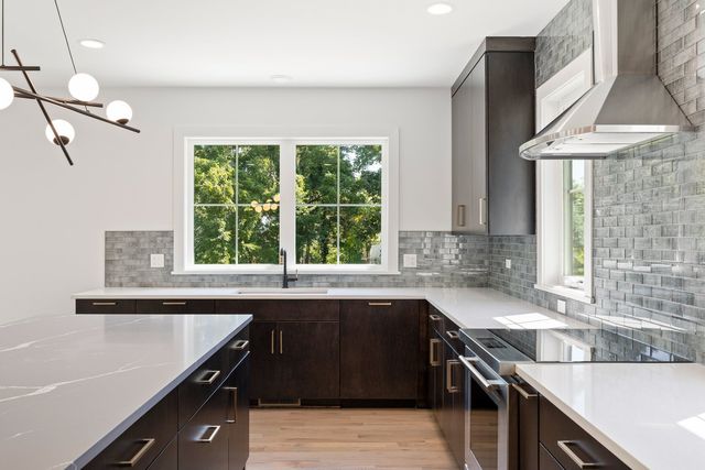 1519 Foothill Drive, Wheaton, IL 60189