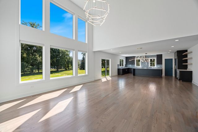 1519 Foothill Drive, Wheaton, IL 60189