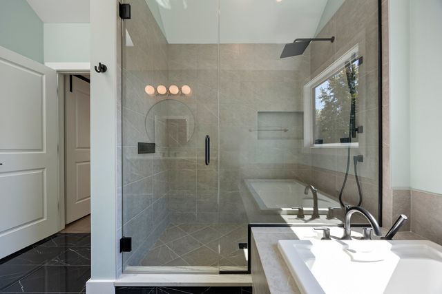 1519 Foothill Drive, Wheaton, IL 60189