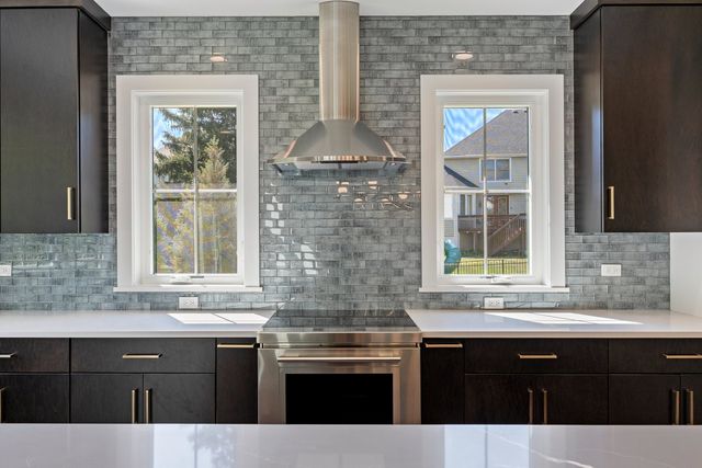 1519 Foothill Drive, Wheaton, IL 60189