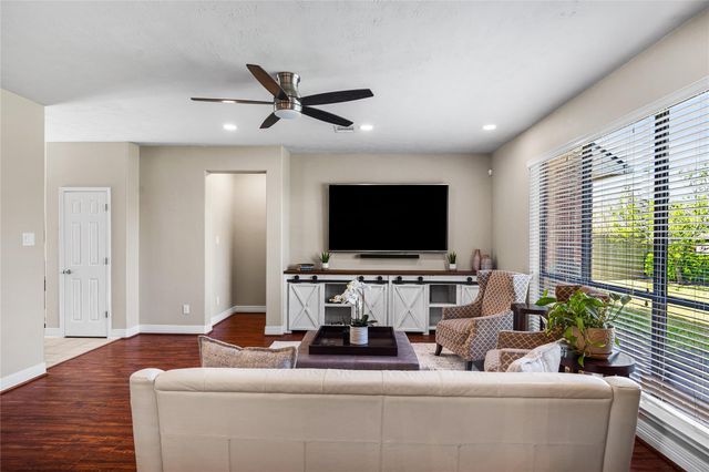 6715 Forsythe Lane, Sugar Land, TX 77479