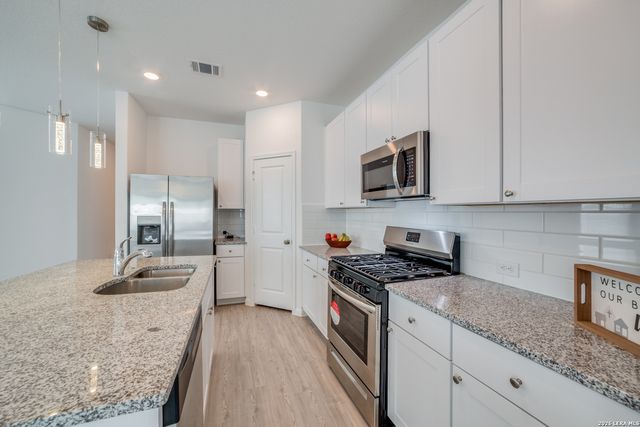 8706 Lamus Wheel, San Antonio, TX 78254