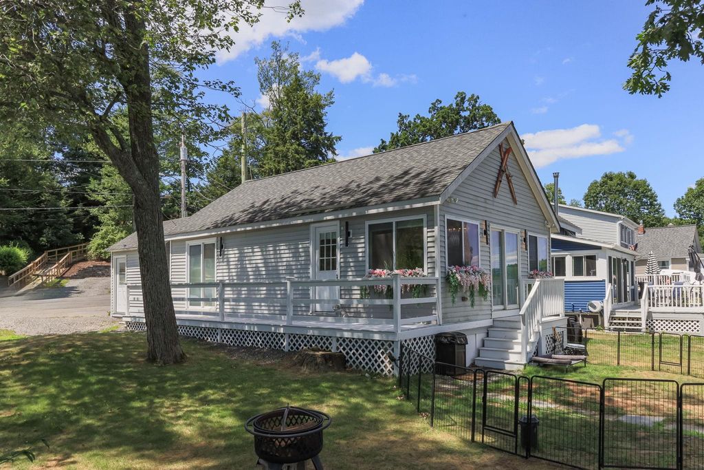 121 Chases Grove Road, Derry, NH 03038