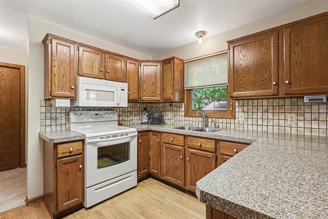 4809 40th Avenue, Hudsonville, MI 49426
