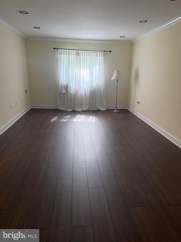 111 PLEASANT HILL RD, Cheltenham, PA 19012