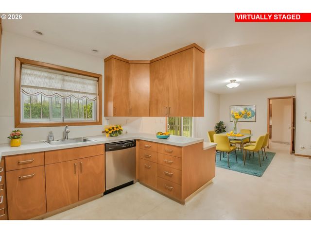 6744 Se MOLT St, Milwaukie, OR 97267