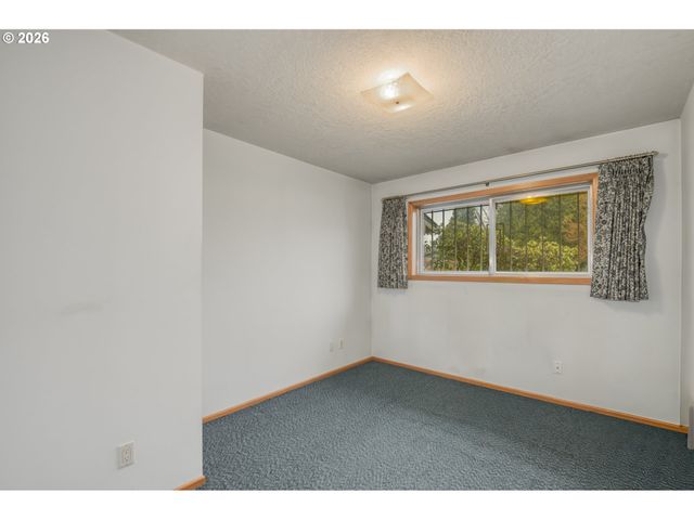6744 Se MOLT St, Milwaukie, OR 97267