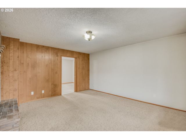 6744 Se MOLT St, Milwaukie, OR 97267