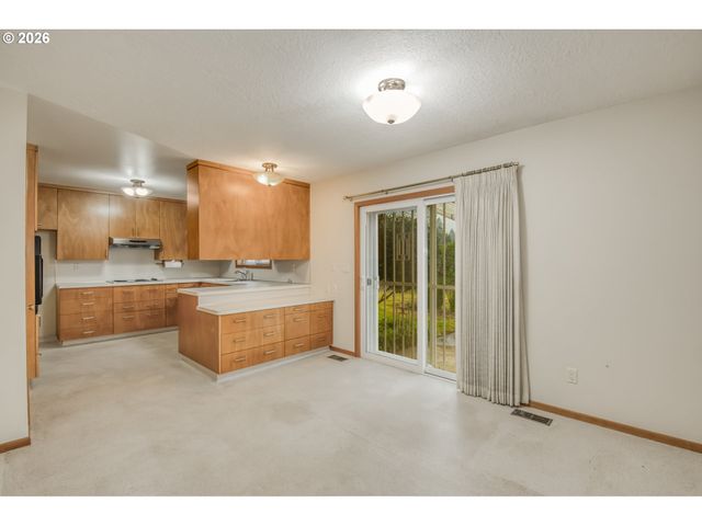 6744 Se MOLT St, Milwaukie, OR 97267