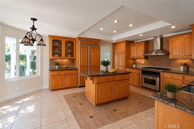 9881 Foxrun Drive, North Tustin, CA 92705