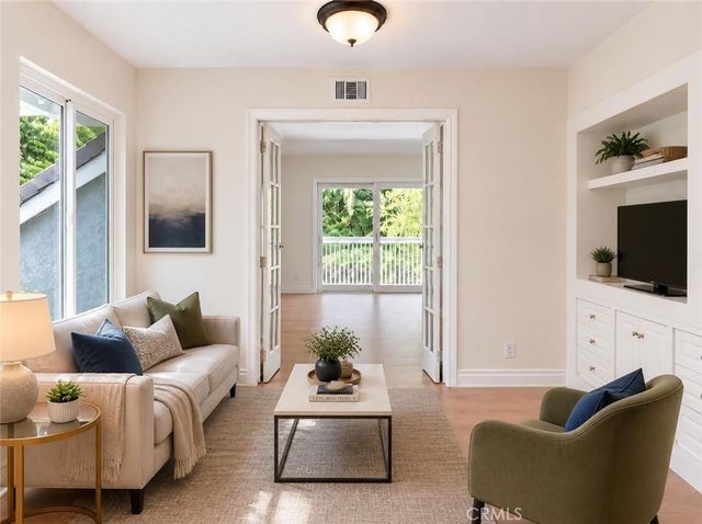 9881 Foxrun Drive, North Tustin, CA 92705