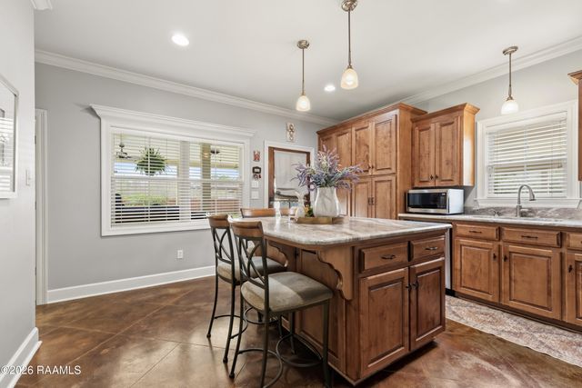 1086 Old Henderson Drive, Breaux Bridge, LA 70517