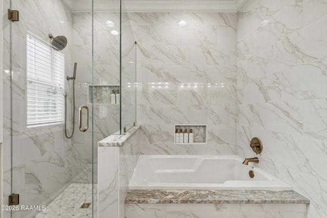 1086 Old Henderson Drive, Breaux Bridge, LA 70517