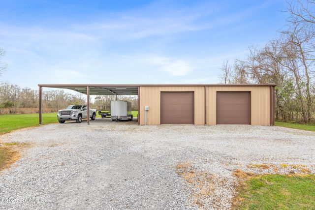 1086 Old Henderson Drive, Breaux Bridge, LA 70517