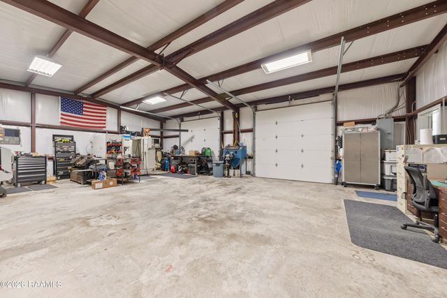 1086 Old Henderson Drive, Breaux Bridge, LA 70517