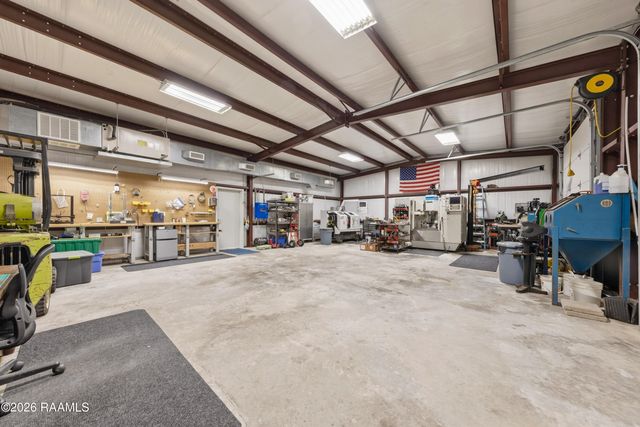 1086 Old Henderson Drive, Breaux Bridge, LA 70517