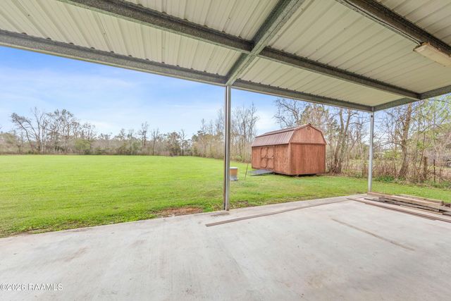 1086 Old Henderson Drive, Breaux Bridge, LA 70517